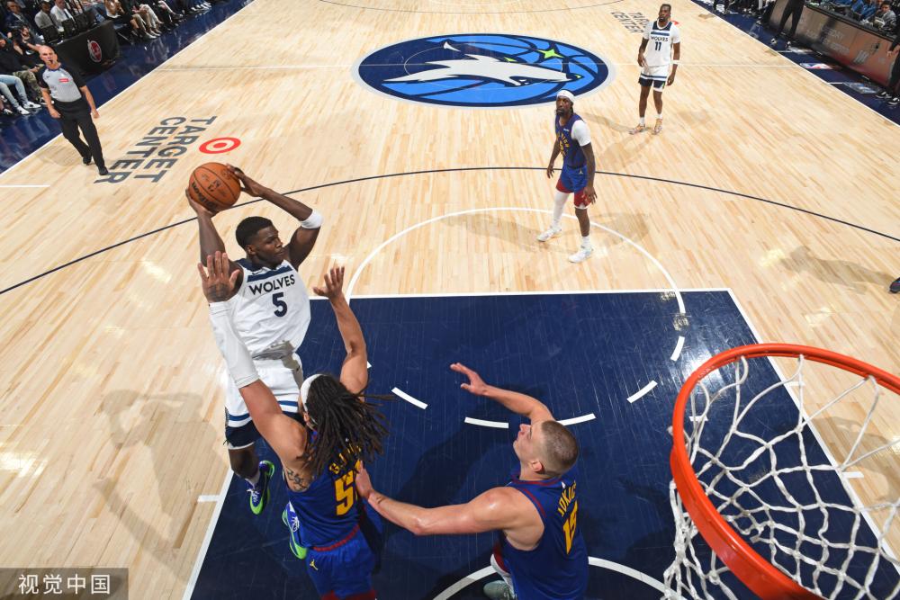 替补席球员 替补席球员