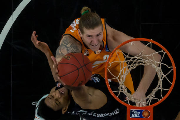 苏亚雷斯为 苏亚雷斯为